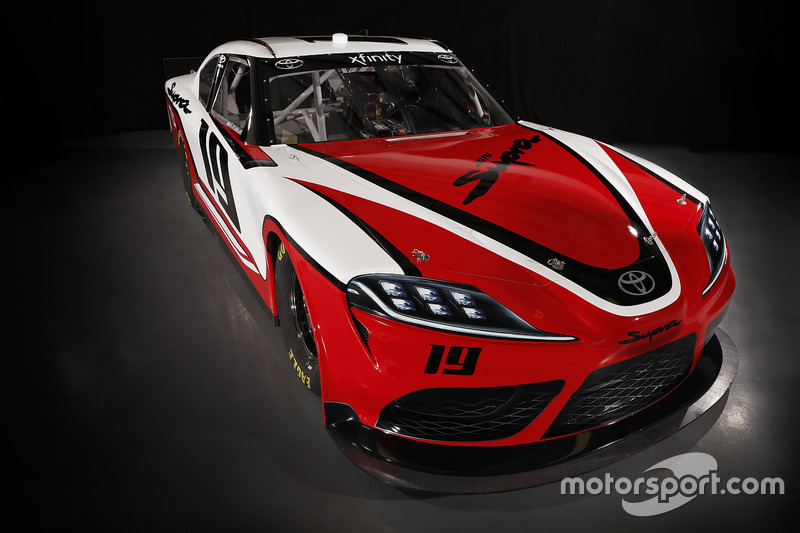 Автомобиль Toyota Supra 2019 года для чемпионата NASCAR Xfinity