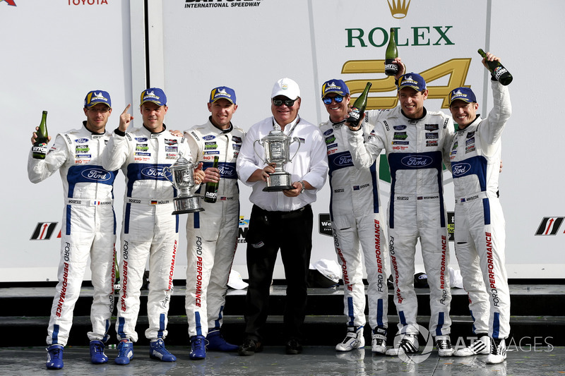 Victory lane, #66 Ford Performance Chip Ganassi Racing Ford GT: Joey Hand, Dirk Müller, Sebastien Bourdais, #67 Ford Performance Chip Ganassi Racing Ford GT: Ryan Briscoe, Richard Westbrook, Scott Dixon with Chip Ganassi