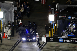 #10 Wayne Taylor Racing Cadillac DPi: Jordan Taylor, Renger Van Der Zande, Ryan Hunter-Reay richting