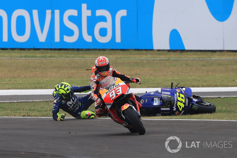 Crash: Marc Marquez, Repsol Honda Team, Valentino Rossi, Yamaha Factory Racing