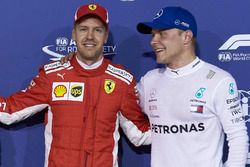 Обладатель поула Себастьян Феттель, Ferrari, третье место – Валттери Боттас, Mercedes AMG F1