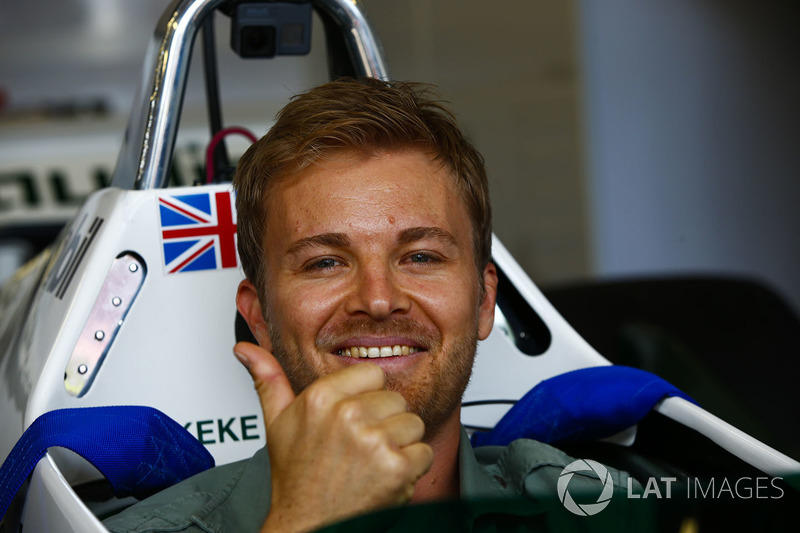 Nico Rosberg di dalam kokpit Williams FW08 milik ayahnya, Keke Rosberg