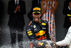 Podyum: Yarış galibi Daniel Ricciardo, Red Bull Racing