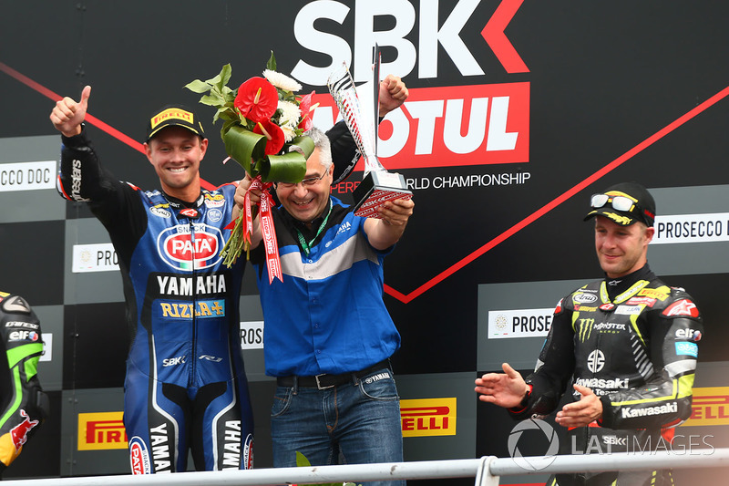 Podio: ganador de la carrera Michael van der Mark, Pata Yamaha, Andrea Dosoli, tercer lugar Jonathan Rea, Kawasaki Racing