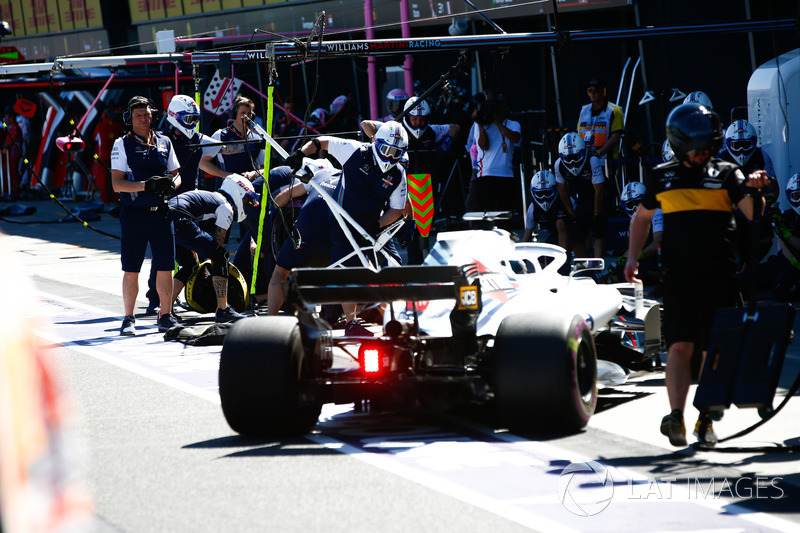 Lance Stroll, Williams FW41 Mercedes, in the pits