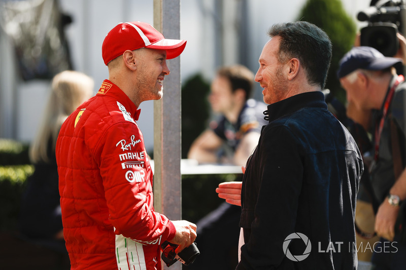 Гонщик Ferrari Себастьян Феттель и руководитель Red Bull Racing Кристиан Хорнер