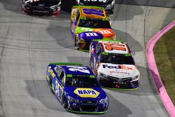 Chase Elliott, Hendrick Motorsports Chevrolet y Denny Hamlin, Joe Gibbs Racing Toyota