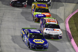 Chase Elliott, Hendrick Motorsports Chevrolet y Denny Hamlin, Joe Gibbs Racing Toyota