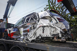 Wagen van Mehdi Bennani, Sébastien Loeb Racing Volkswagen Golf GTI TCR na crash