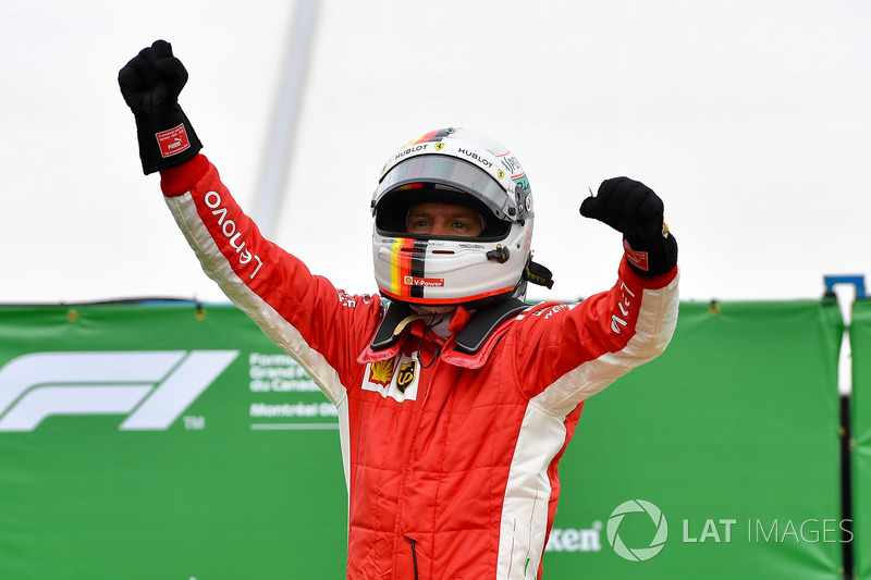El ganador de la carrera de Canadá, Sebastian Vettel, Ferrari, celebra en parc ferme