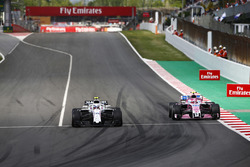 Sergey Sirotkin, Williams FW41, Esteban Ocon, Force India VJM11