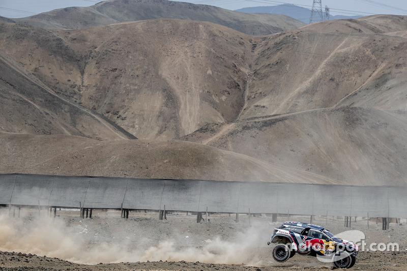 #303 Peugeot Sport Peugeot 3008 DKR: Carlos Sainz, Lucas Cruz