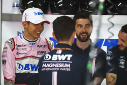Esteban Ocon, Force India, with engineers