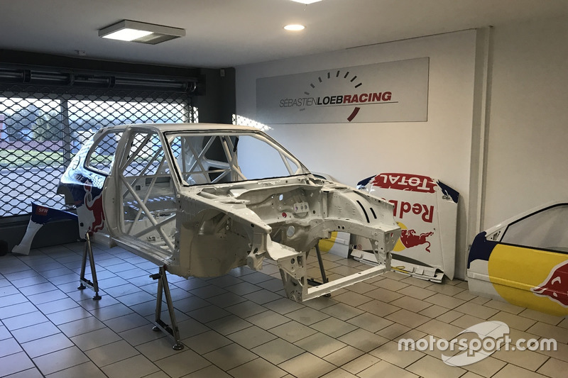 Sébastien Loeb Racing Peugeot 306 Maxi yeniden yapımı