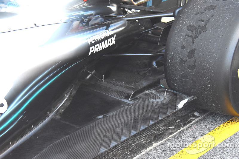Датчики на днище Mercedes F1 W09