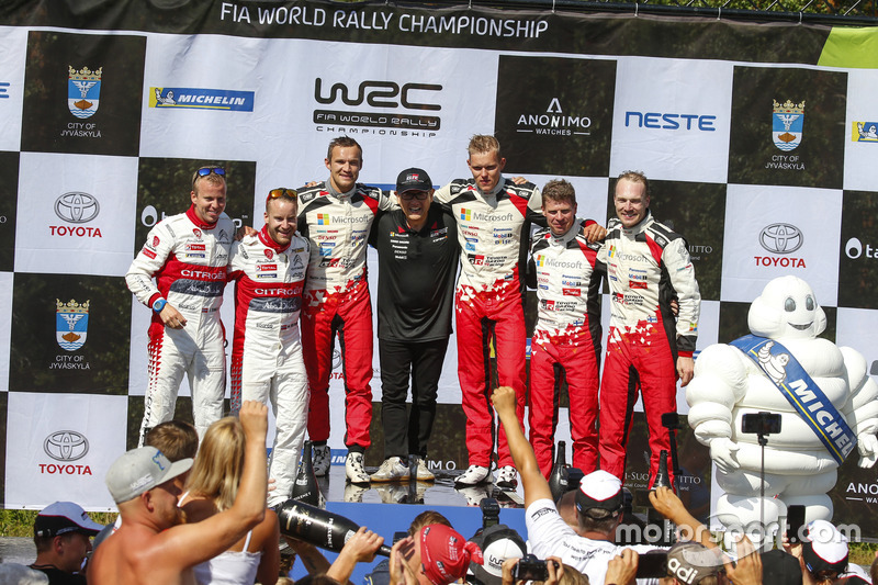 Podio: i vincitori della gara Ott Tanak, Martin Järveoja, Toyota Yaris WRC, Toyota Gazoo Racing, al secondo posto Mads Ostberg, Torstein Eriksen, Citroën C3 WRC, Citroën World Rally Team, al terzo posto Jari-Matti Latvala, Miikka Anttila, Toyota Yaris WRC, Toyota Gazoo Racing