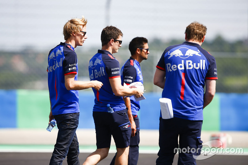 Brendon Hartley, Toro Rosso, mengitari trek