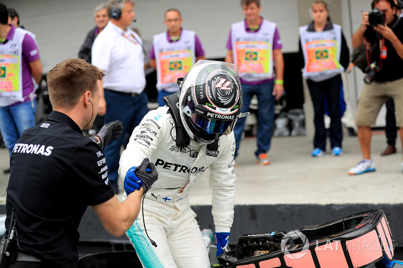 Il poleman Valtteri Bottas, Mercedes-Benz F1