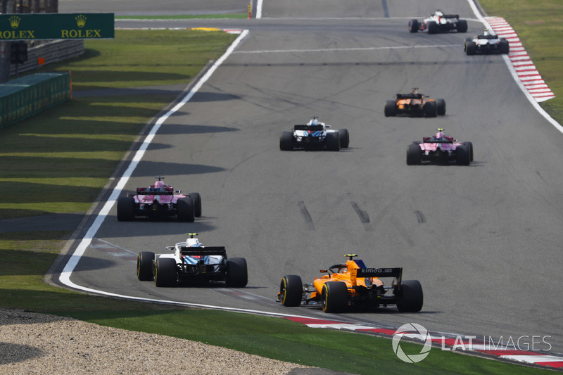 Fernando Alonso, McLaren MCL33 Renault, Lance Stroll, Williams FW41 Mercedes, Esteban Ocon, Force India VJM11 Mercedes, Sergio Perez, Force India VJM11 Mercedes, Sergey Sirotkin, Williams FW41 Mercedes, y Stoffel Vandoorne, McLaren MCL33 Renault
