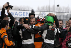 I vincitori #63 ORANGE1 by GRT Grasser Lamborghini Huracán GT3: Andrea Caldarelli, Mirko Bortolotti e il #82 GRT Grasser Racing Team Lamborghini Huracán GT3: Rolf Ineichen, Christian Engelhart