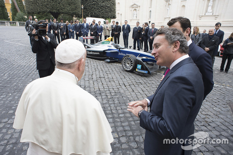 Papa Francisco y Alejandro Agag, CEO Fórmula E