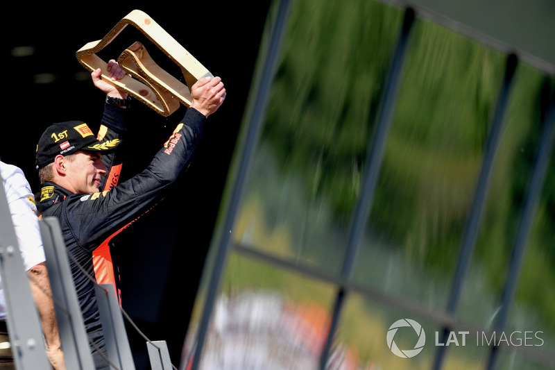 Max Verstappen, Red Bull Racing celebra en el podio