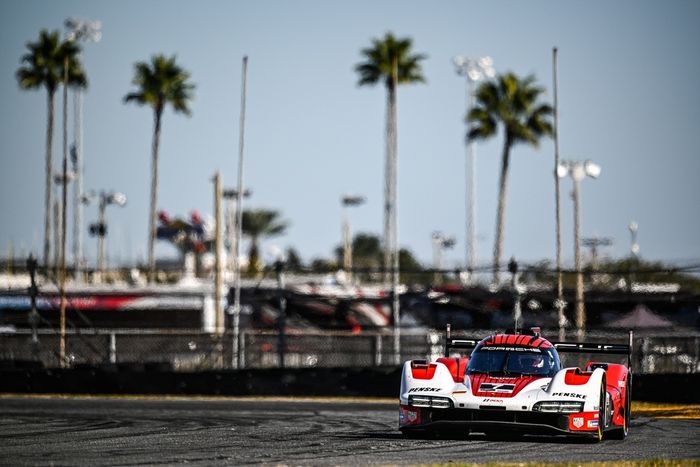 #7 Porsche Penske Motorsport Porsche 963: Felipe Nasr, Josef Newgarden, Matt Campbell, Julien Andlauer, Scott McLaughlin