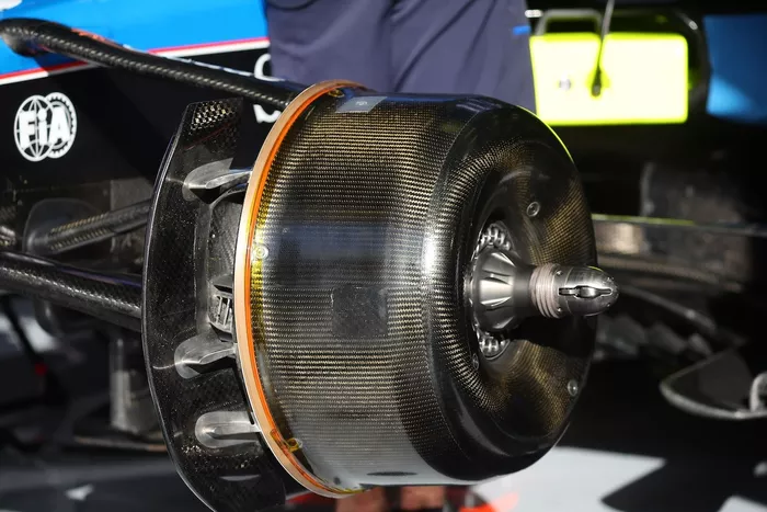 Williams FW48، التفاصيل الفنية 
