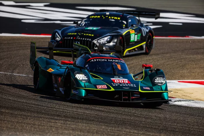 #009 Aston Martin Thor Team Aston Martin Valkyrie: Alex Riberas, Marco Sorensen
