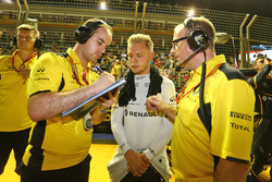 Kevin Magnussen, Renault Sport F1 Team on the grid