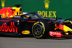 Daniel Ricciardo, Red Bull Racing RB12 with the aeroscreen