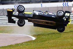 Enzo Bortoleto mit heftigem Crash
