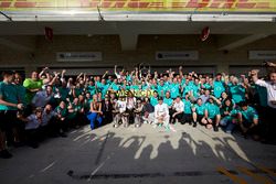 Ganador Lewis Hamilton, Mercedes AMG F1, Nico Rosberg, Mercedes AMG F1; Lindsey Vonn, Gordon Ramsey 