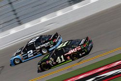 Kurt Busch, Stewart-Haas Racing Chevrolet, Brad Keselowski, Team Penske Ford