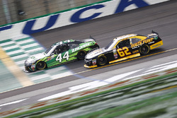J.J. Yeley, JGL Racing Toyota, Brendan Gaughan, Richard Childress Racing Chevrolet