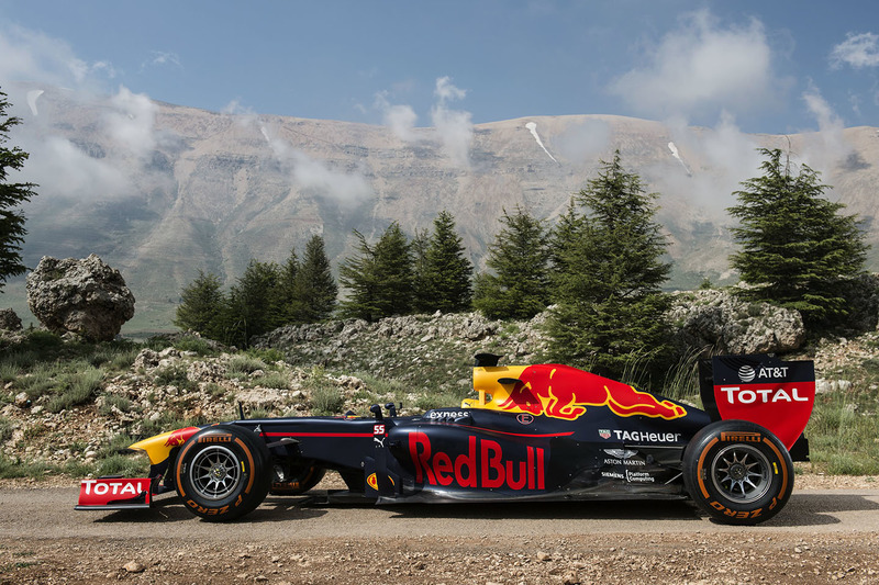 El Red Bull RB7 en Cedars of God Forest, Líbano