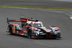 #8 Audi Sport Team Joest Audi R18 e-tron quattro: Lucas di Grassi, Loic Duval, Oliver Jarvis