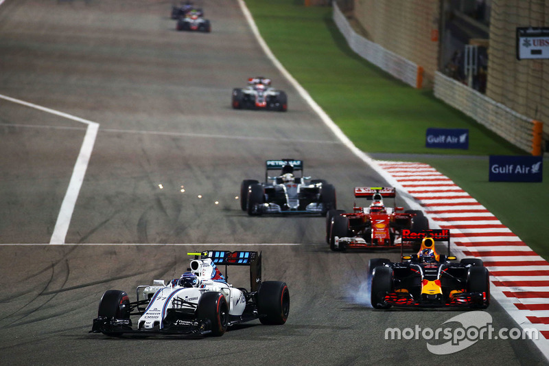 Valtteri Bottas, Williams FW38 and Daniel Ricciardo, Red Bull Racing RB12