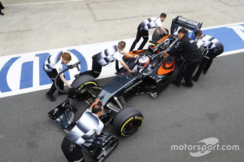 Jenson Button, McLaren MP4-31