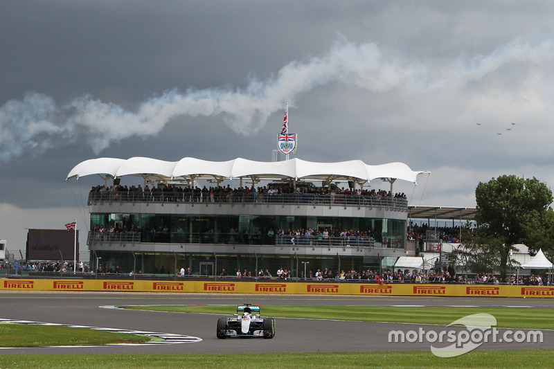 Lewis Hamilton, Mercedes AMG F1 W07 Hybrid