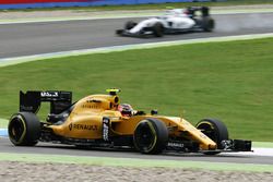 Esteban Ocon, Renault Sport F1 Team R16 Test Driver