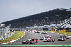 Inicio: #7 Audi Sport Team Joest Audi R18: Marcel Fässler, Andre Lotterer líder