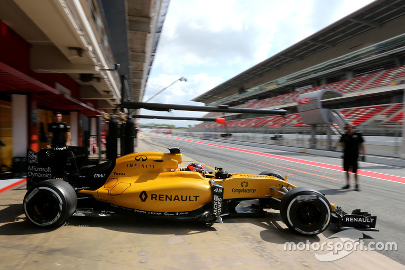 Esteban Ocon, Renault Sport F1 Team, en pruebas en el Circuito de Barcelona Catalunya