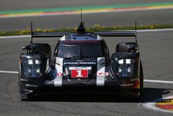 #1 Porsche Team Porsche 919 Hybrid: Timo Bernhard, Mark Webber, Brendon Hartley