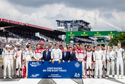 FIA Action for Road Safety photoshoot: FIA President Jean Todt, ACO President Pierre Fillon, actor Brad Pitt with drivers