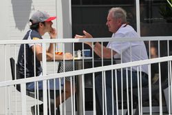 Carlos Sainz Jr., Scuderia Toro Rosso met Dr Helmut Marko