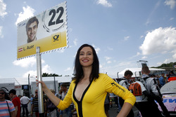 Grid girl Lucas Auer, Mercedes-AMG Team Mücke, Mercedes-AMG C63 DTM