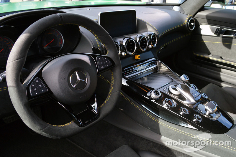 Mercedes-AMG GT R