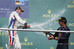 Sergey Sirotkin, ART Grand Prix and Pierre Gasly, PREMA Racing festeggia sul podio