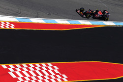 Карлос Сайнс мл, Scuderia Toro Rosso STR11